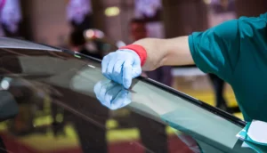 Windscreen Repair vs. Windscreen Replacement